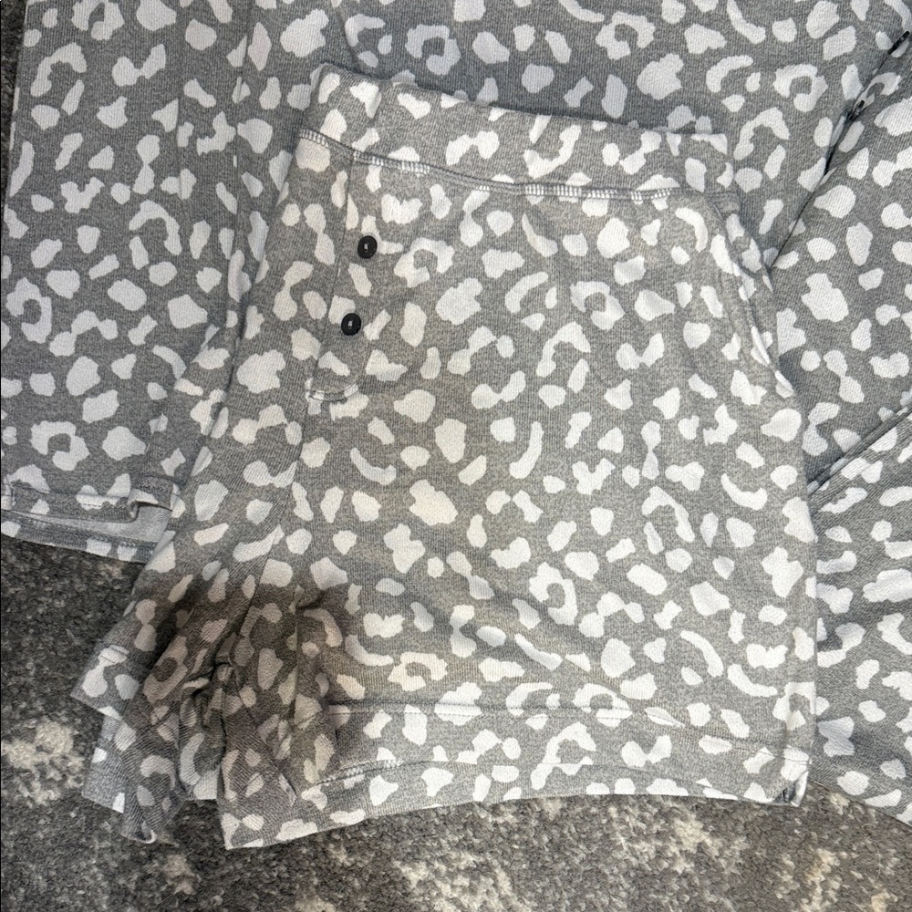 32 Degrees Gray and White Leopard Pajama Set - Picture 2 of 5